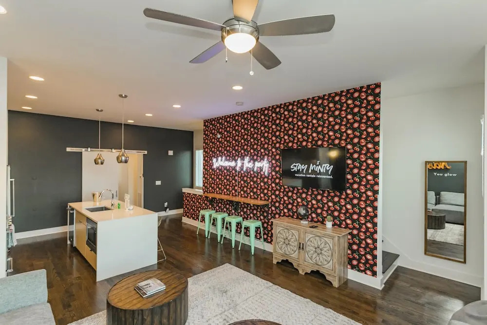 Ech1-2 Two Huge Homes Downtown Views & Tons of Outdoor Space! Sleeps 24!