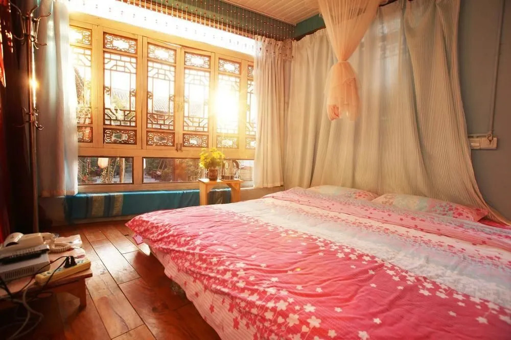 Lijiang Longzhigu Inn