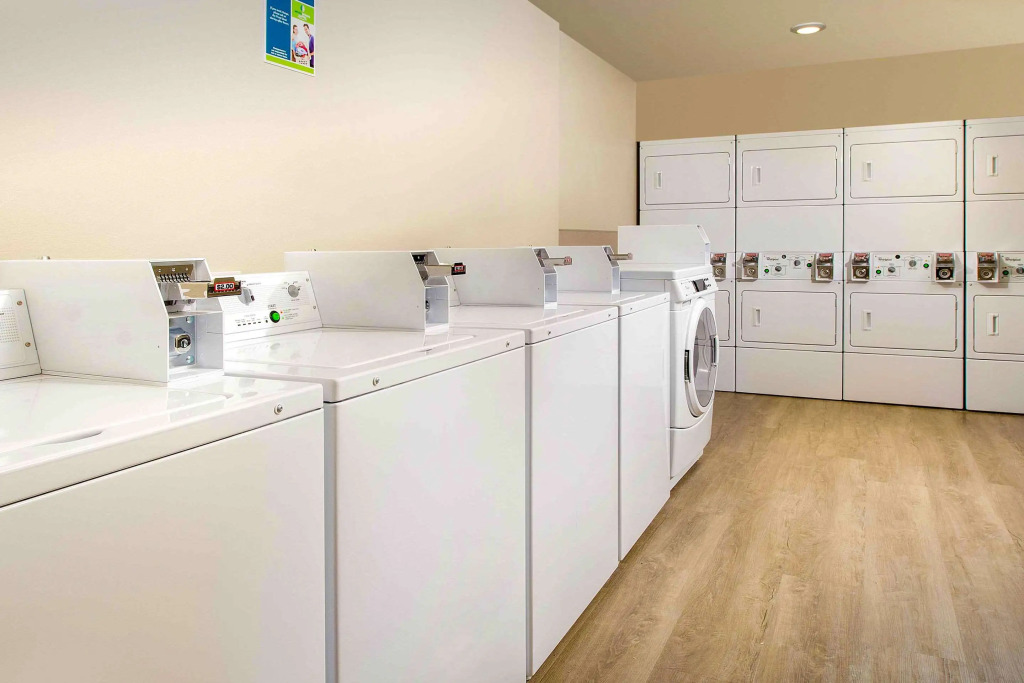 WoodSpring Suites Fargo North Near NDSU