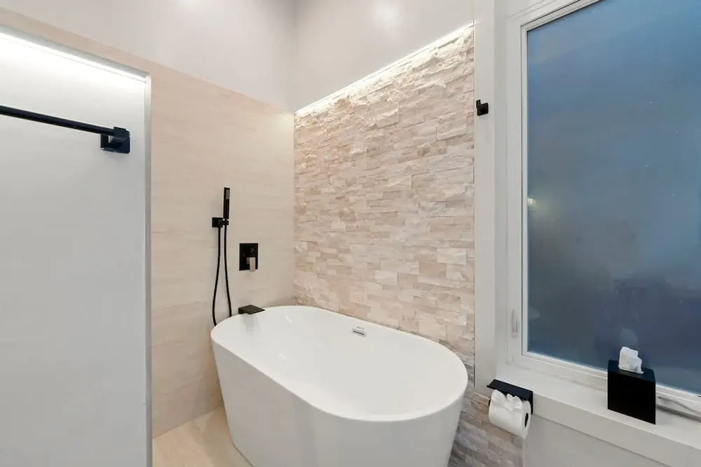 Luxury 2BR Condo in Wicker Park