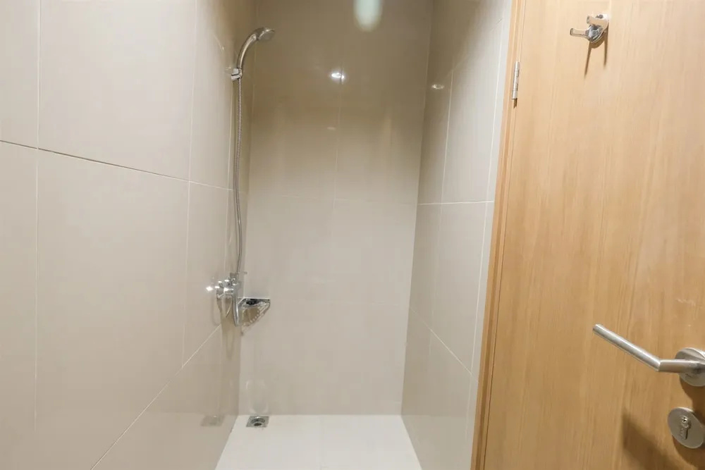 Fabulous Tree Park City Studio Apartment near ICE BSD