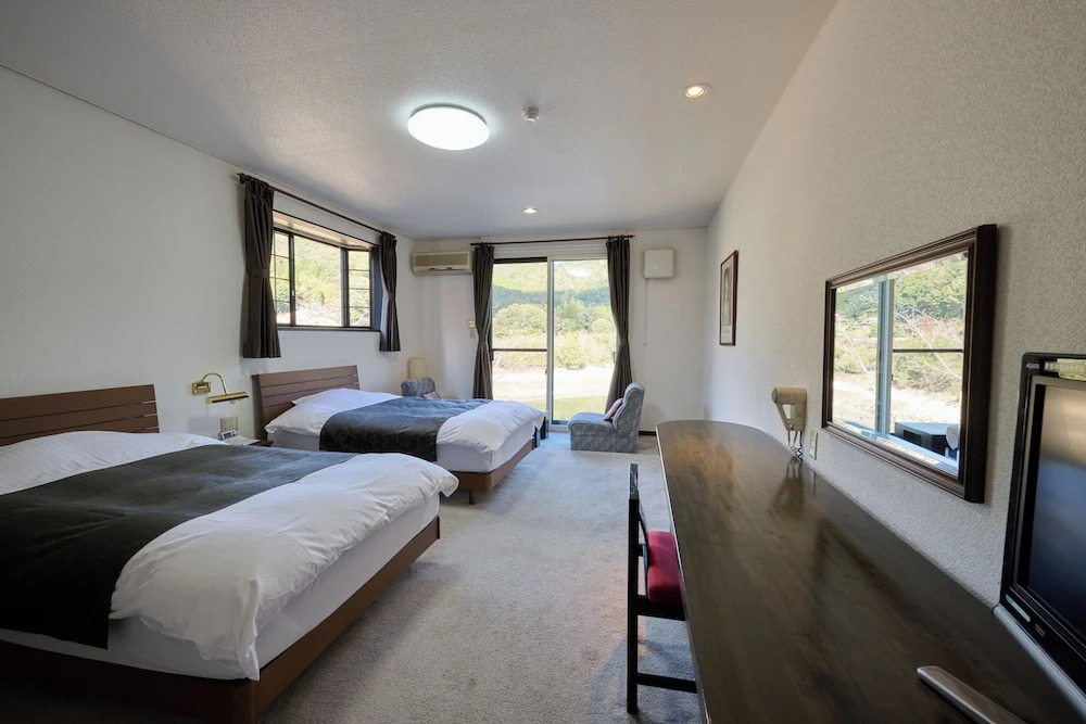 Hotel Hakuryuko Resort
