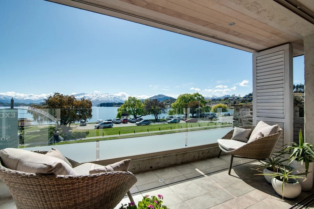 Ardmore Street Luxury Apartment