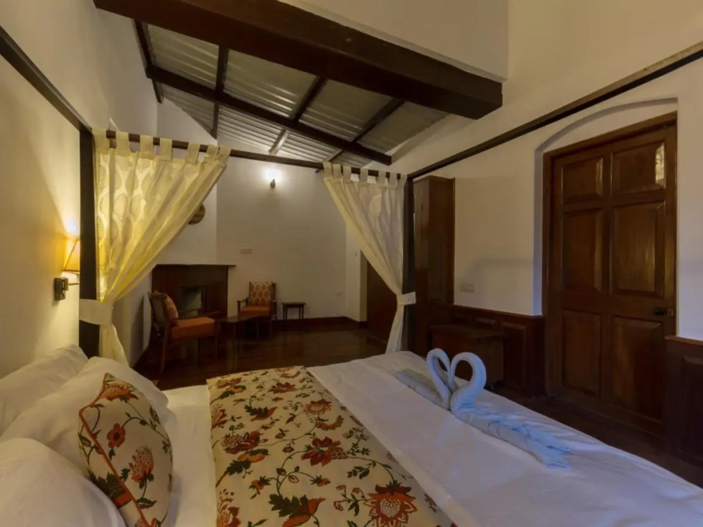 SaffronStays Milton Abbott Estate - 2BR colonial-era bungalow with garden, golf course views & bonfire nights near Ooty Golf Club