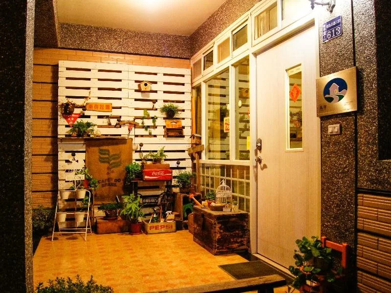 Happy Tree Hostel