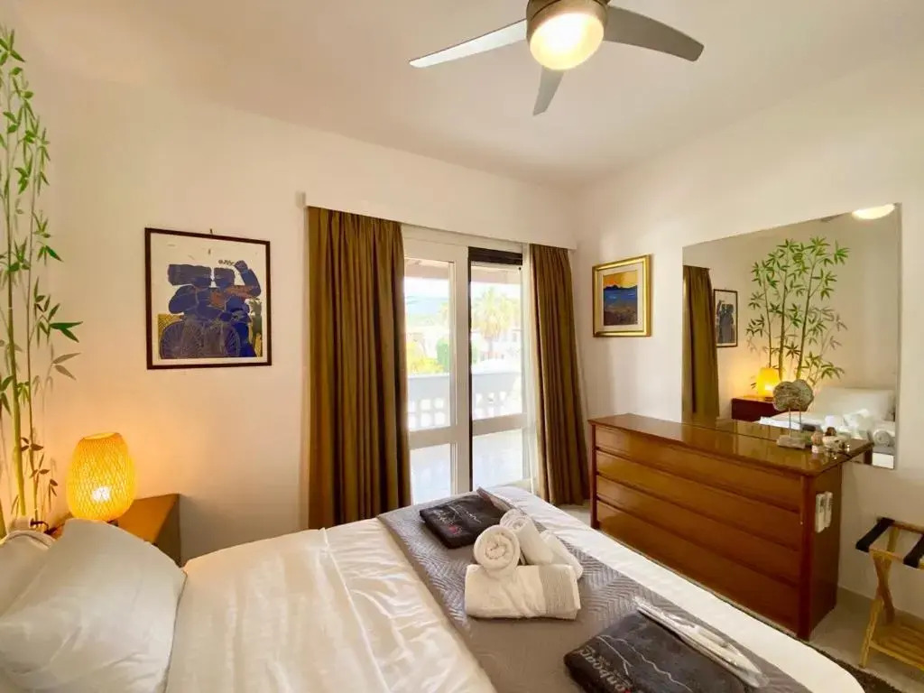 Villasonboard Dock Villa 3 Bed, 3 Bath, Canal, Greek Venice Porto Hydra