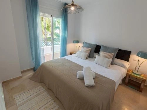 VACATION MARBELLA I Contemporary Central Apartment, Swimming-pool, 24-7 Security, a minute from the