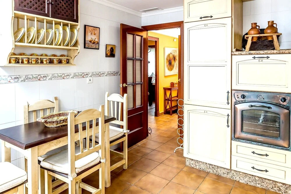 House With 3 Bedrooms in Rota, With Pool Access and Enclosed Garden -