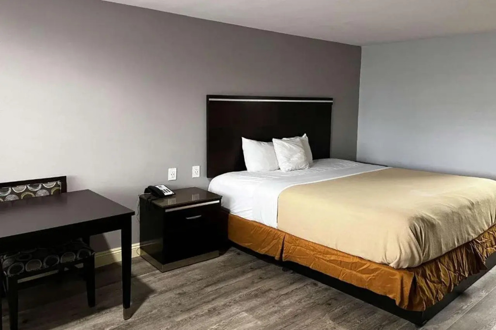 Quality Inn & Suites Artesia