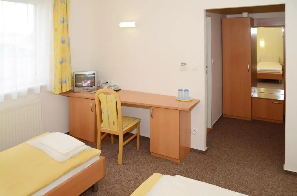 Hotel Imos