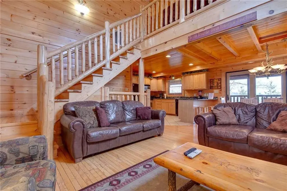 Destinys Lodge - Five Bedroom Cabin