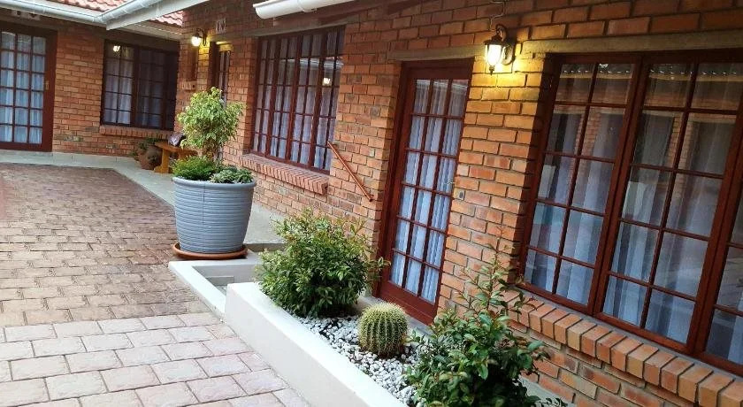 Pompano Guesthouse
