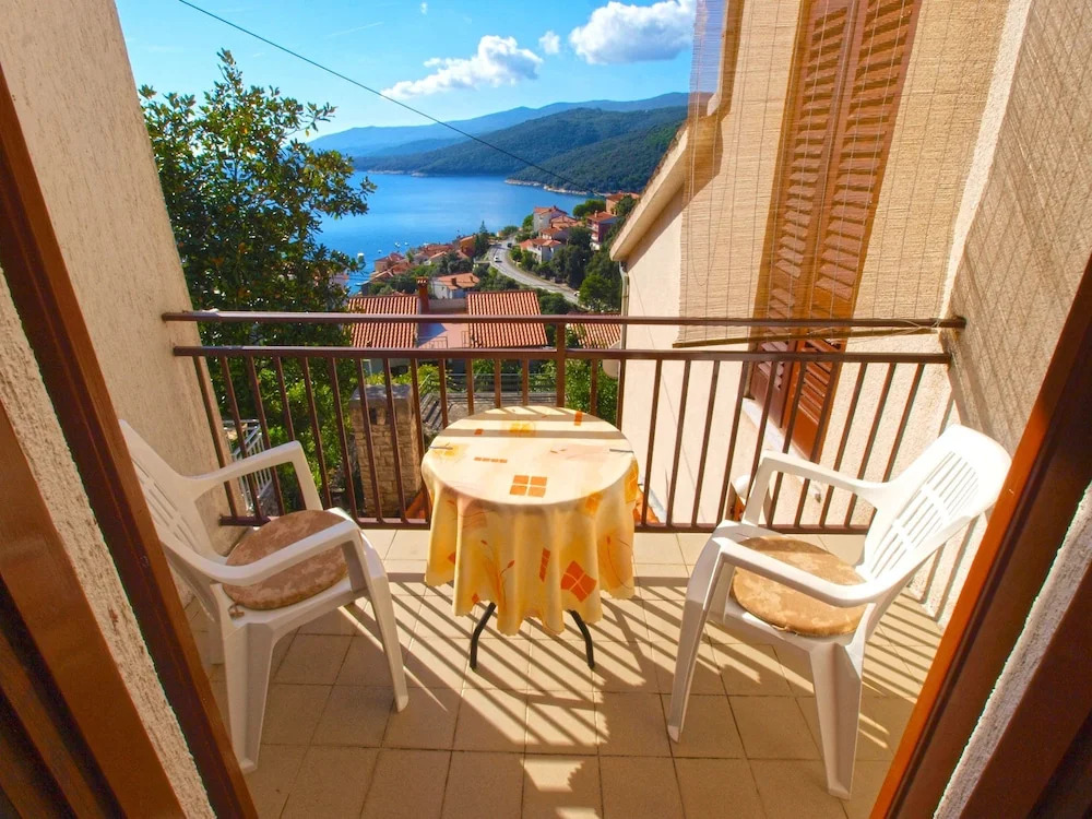 Apartments Rabac 981