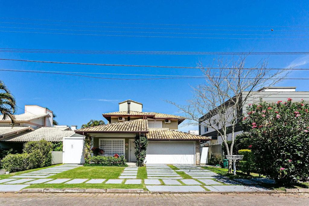 Casa Sofisticada Para Famílias Em Jurerê Rcu105