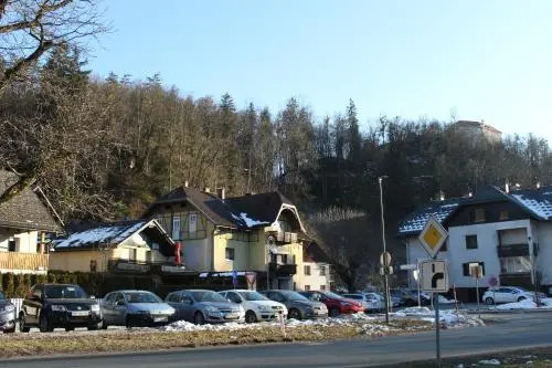 Bed & Breakfast LakeBled House