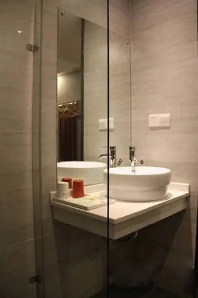 Yangguan 365 Hotel Xianning