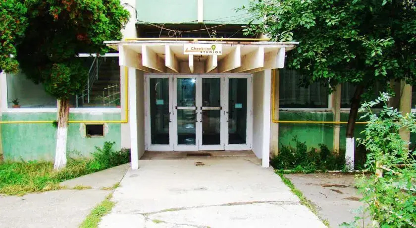 Check-Inn Studios