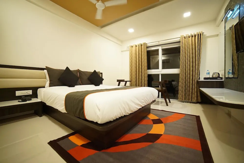 Collection O 41226 Ramji's Residency