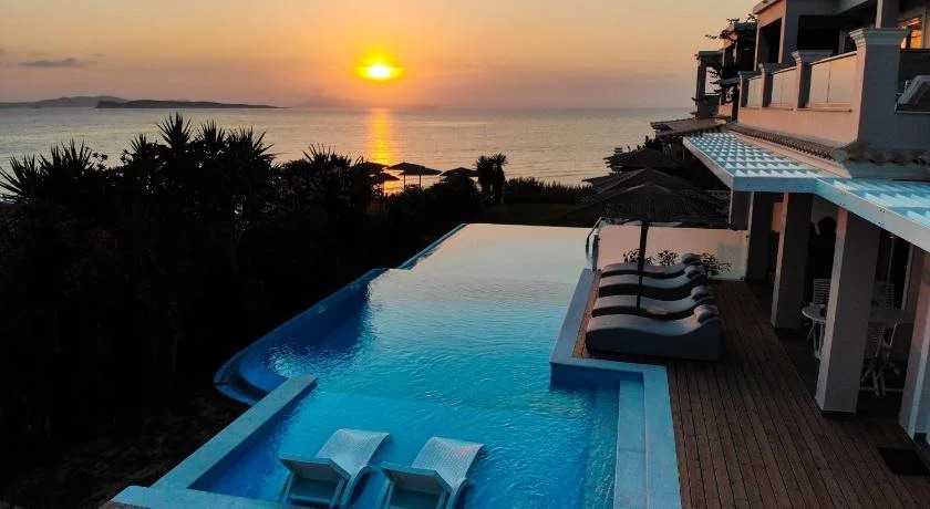 Paralia Luxury Suites