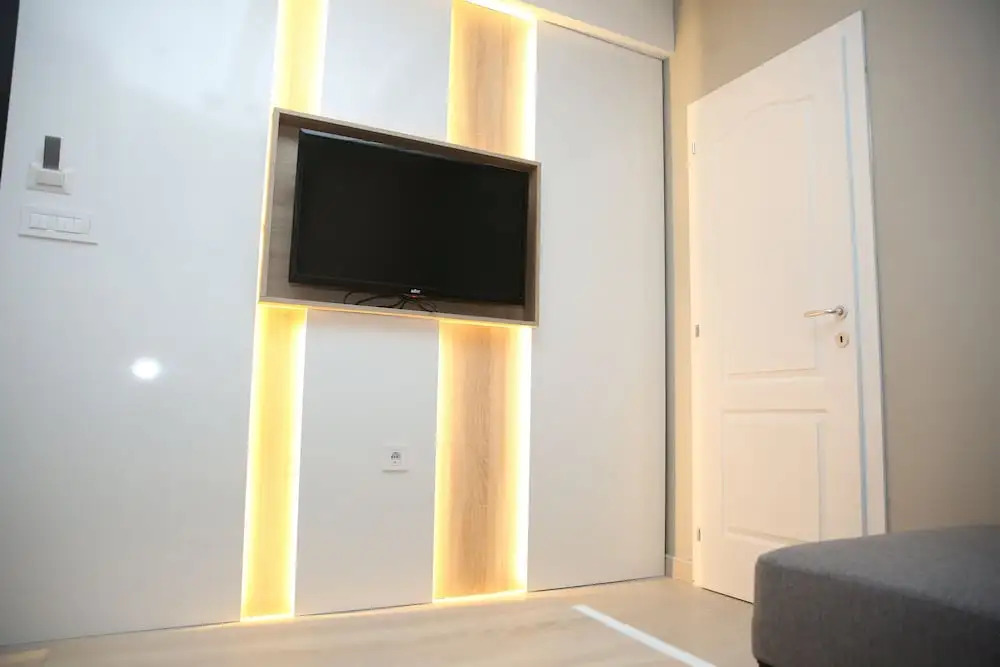 Gold Crown Apartments