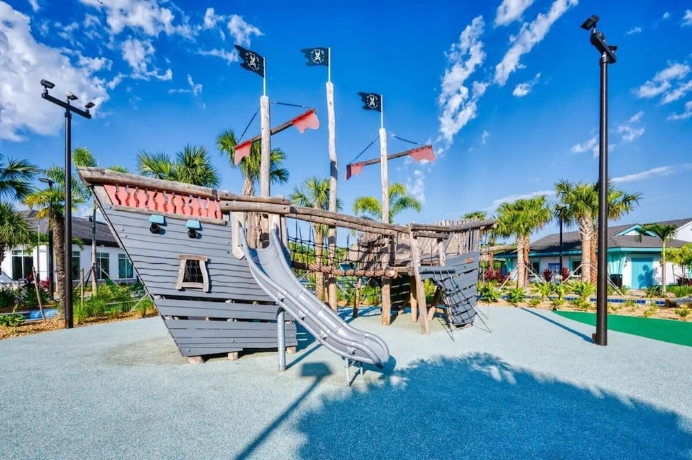 Luxury 5BR Home w/ Private Pool Near Disney