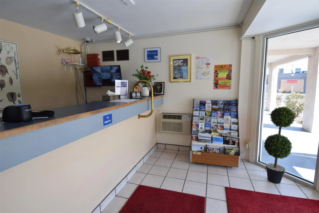 Knights Inn Oswego East