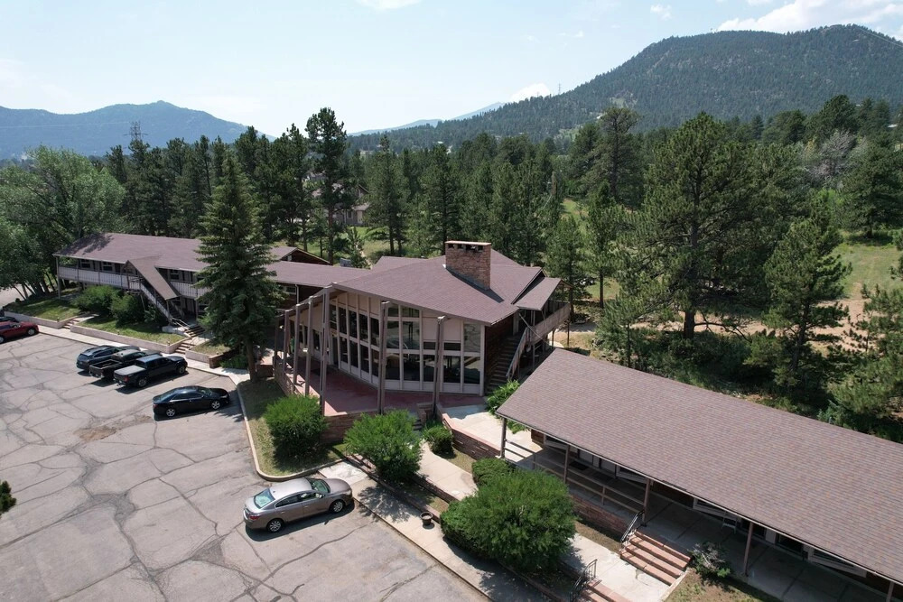 Trailhead Lodge