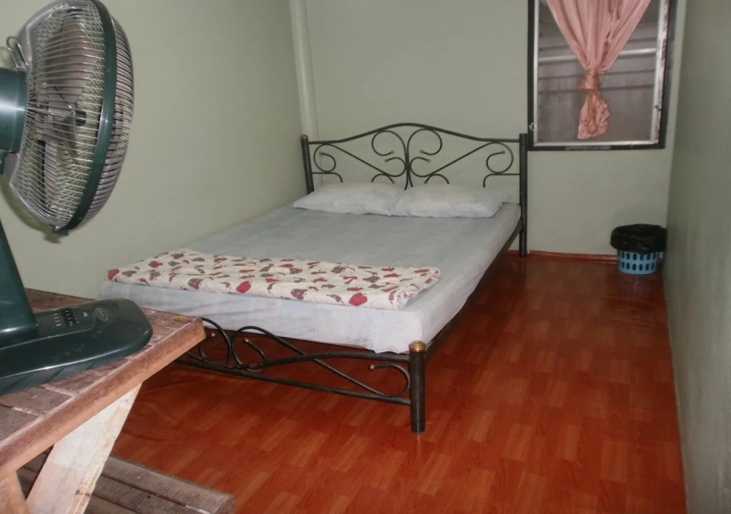Farang Bar Guesthouse