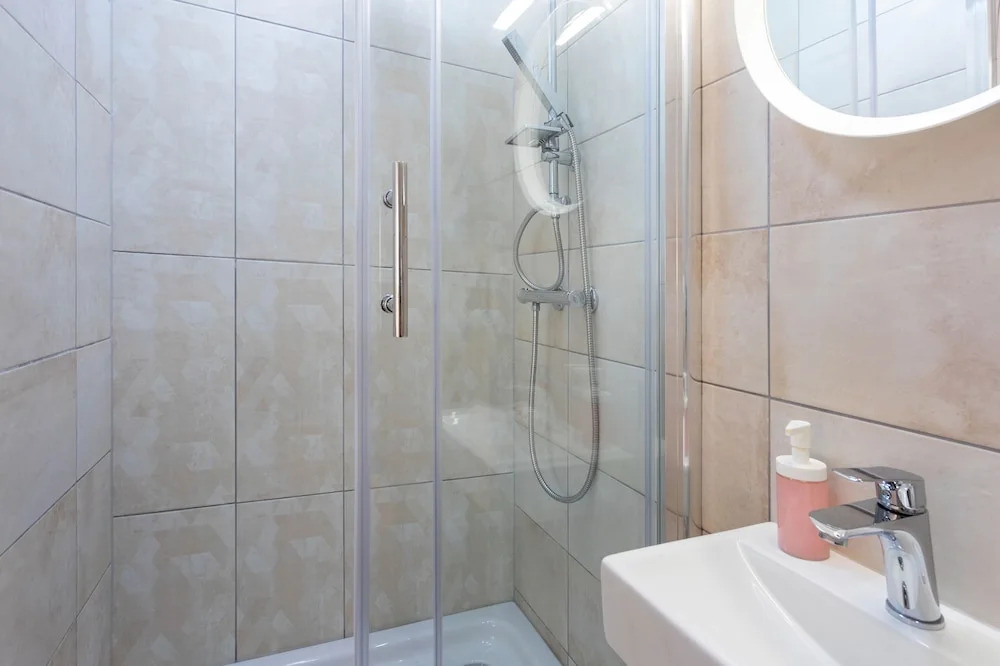 Cozy and Bright Duplex Near City Center