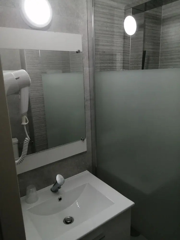 Hôtel Arc-En-Ciel - Entièrement Rénové