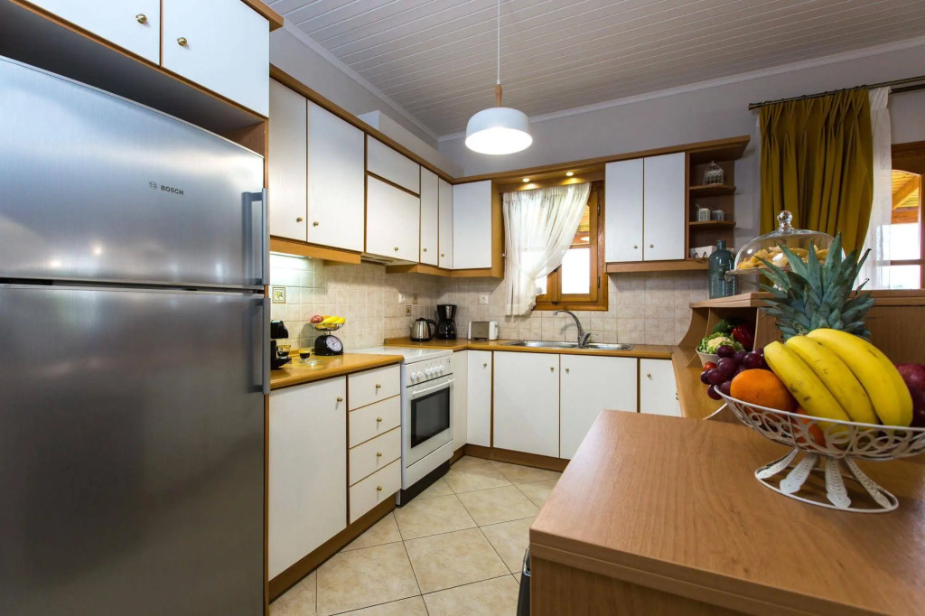Lefkothea Villas with Large Pool, BBQ & Playground