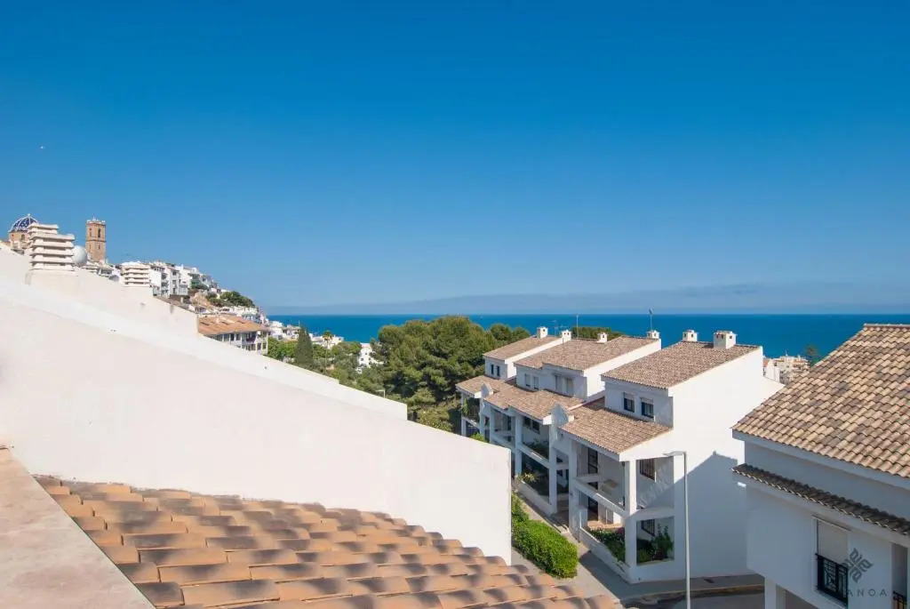 A005 - Ático dúplex en el centro de Altea con vistas parciales al mar