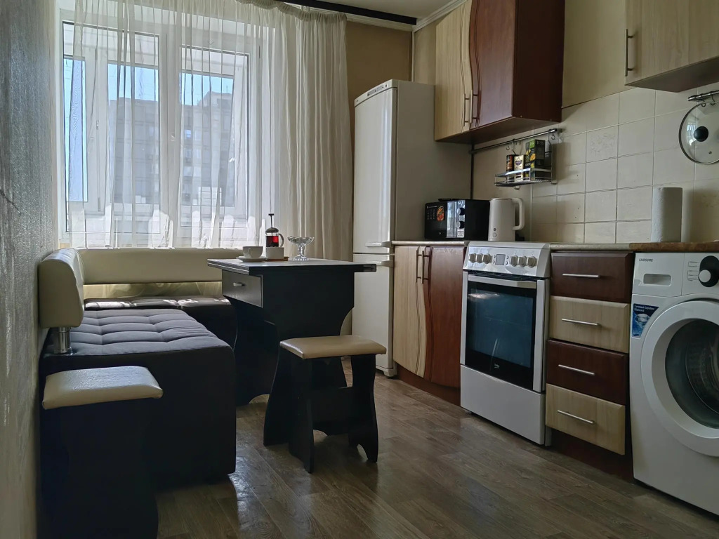 Ирэн Апарт на Генерала Тюленева