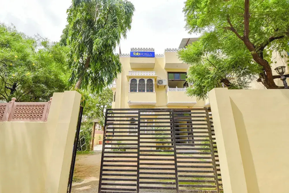 FabHotel Prism Homestay