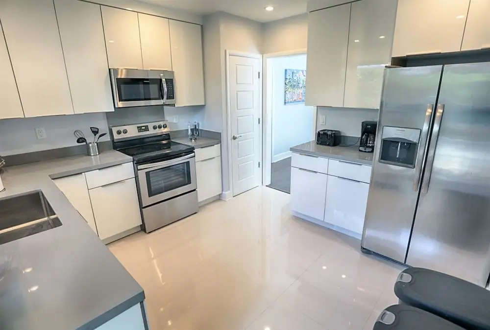 Modern Miami Family Home Mins From The Beaches