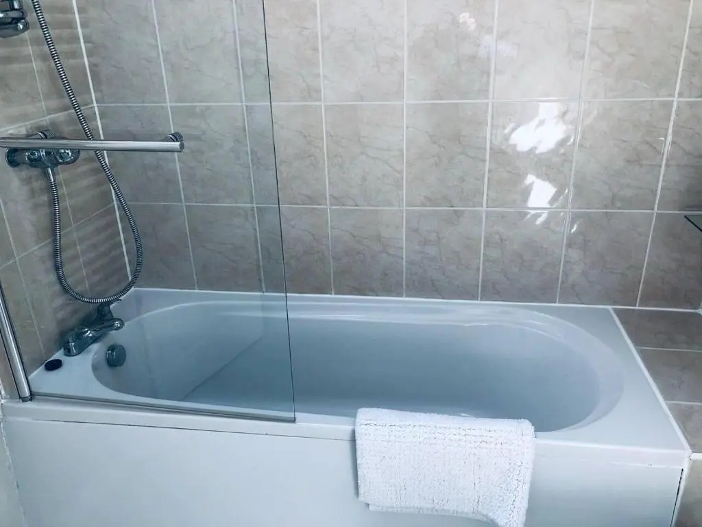 Warehouse Apartment-1 King Bed, Sleeps 2