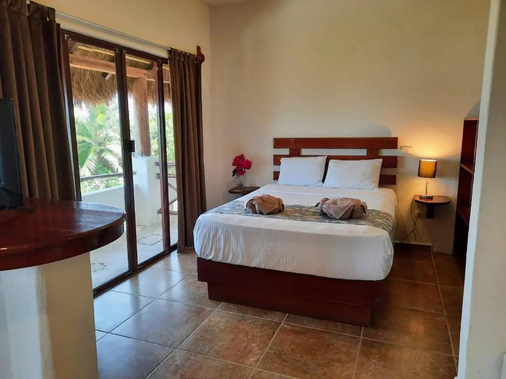 Porto Coral Hotel & Suites