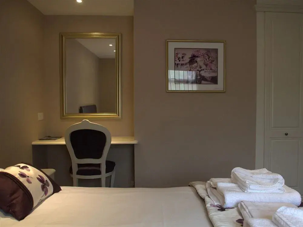 Highclere Hotel