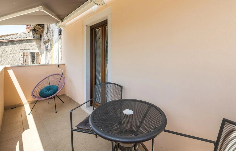 Stunning Home in Sosici With Wifi and 2 Bedrooms