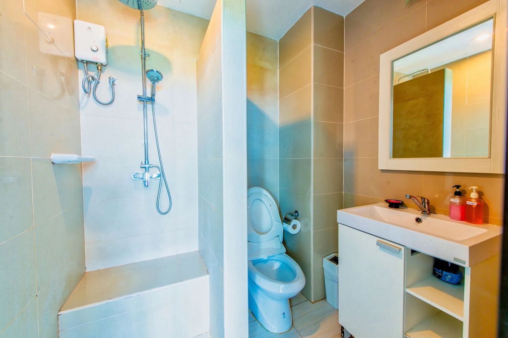 Tree Boutique Residence - Quiet Oasis - Stunning View, Pool & Gym