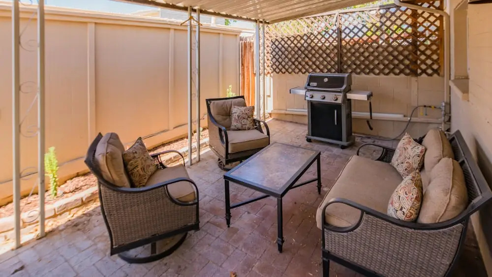 Spacious 4BR Townhouse by WanderJaunt