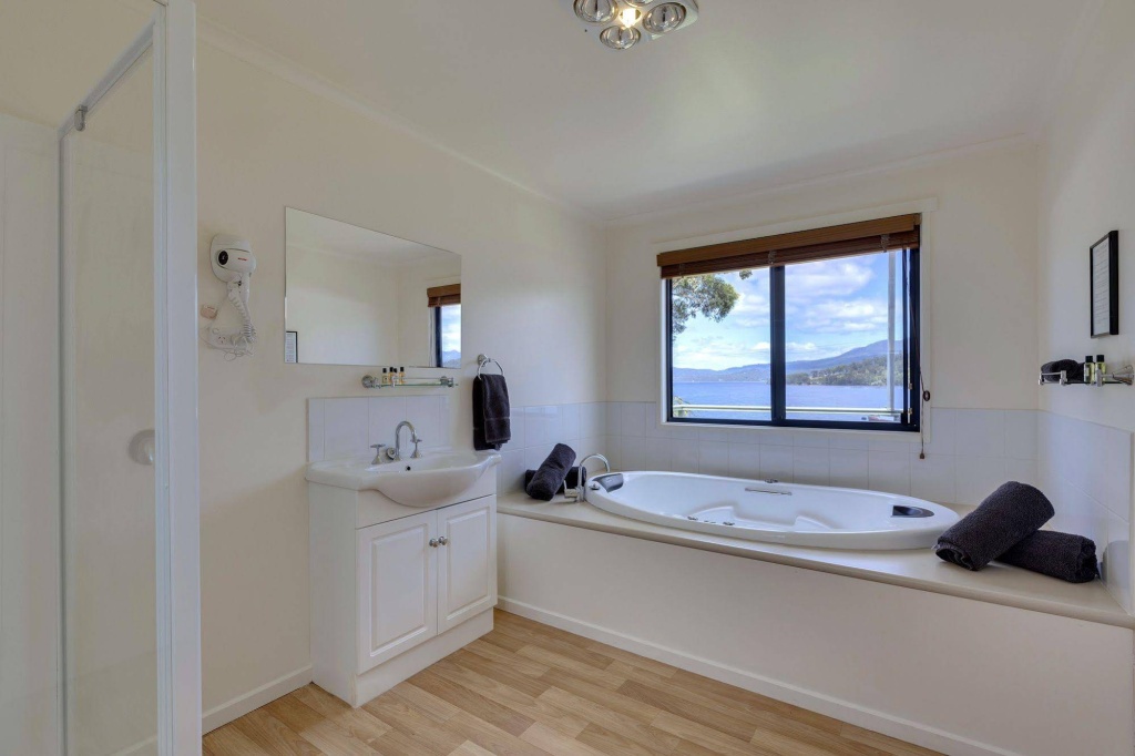 Port Huon Cottages