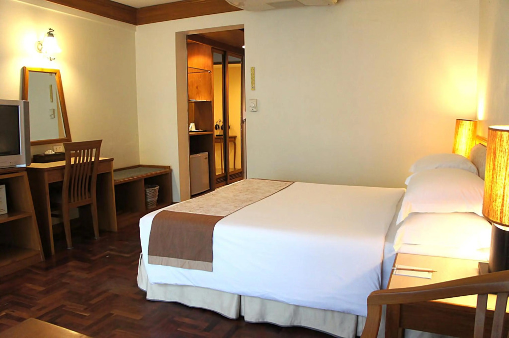 Safari Beach Hotel Patong