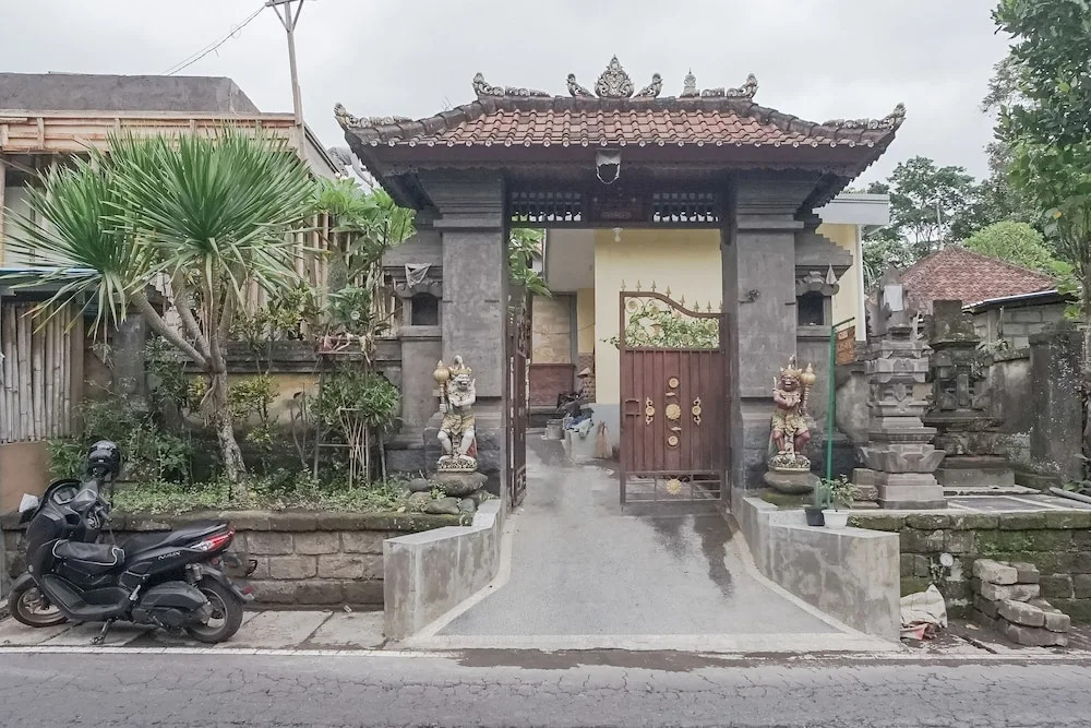 Giri Krisna Guest House
