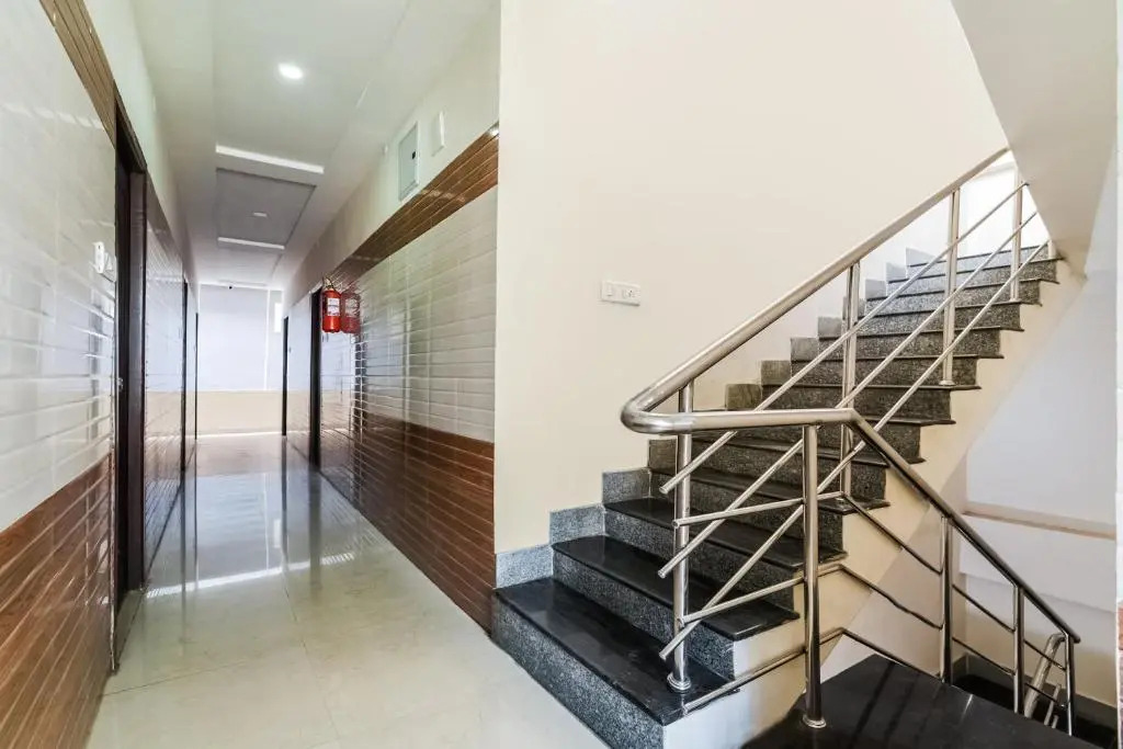 OYO 38595 Varsha Grand Residence
