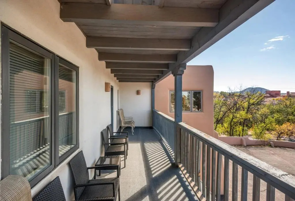 4 Bedroom - 10 Min. Walk to Plaza - Encantada
