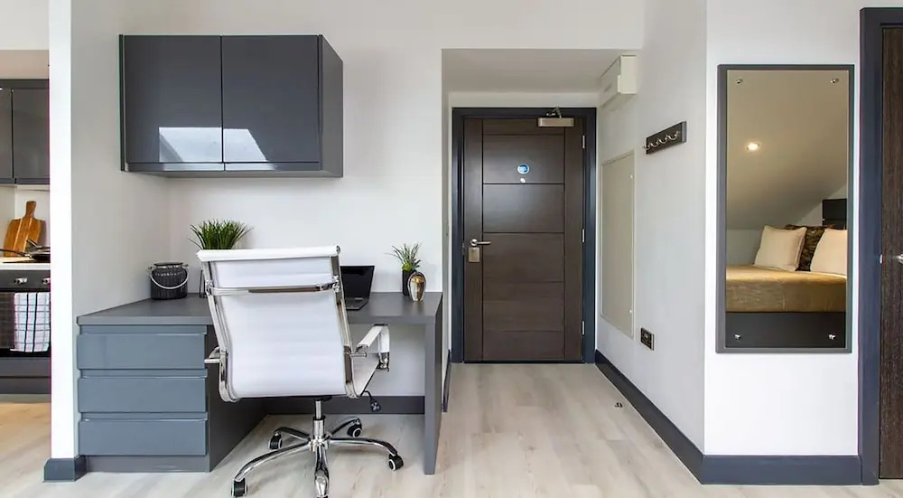 The Residence Coventry by Paymán Club