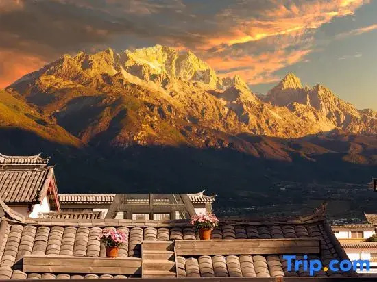 Song Yin·Naxi Style Garden·Snow Mountain Resort Homestay