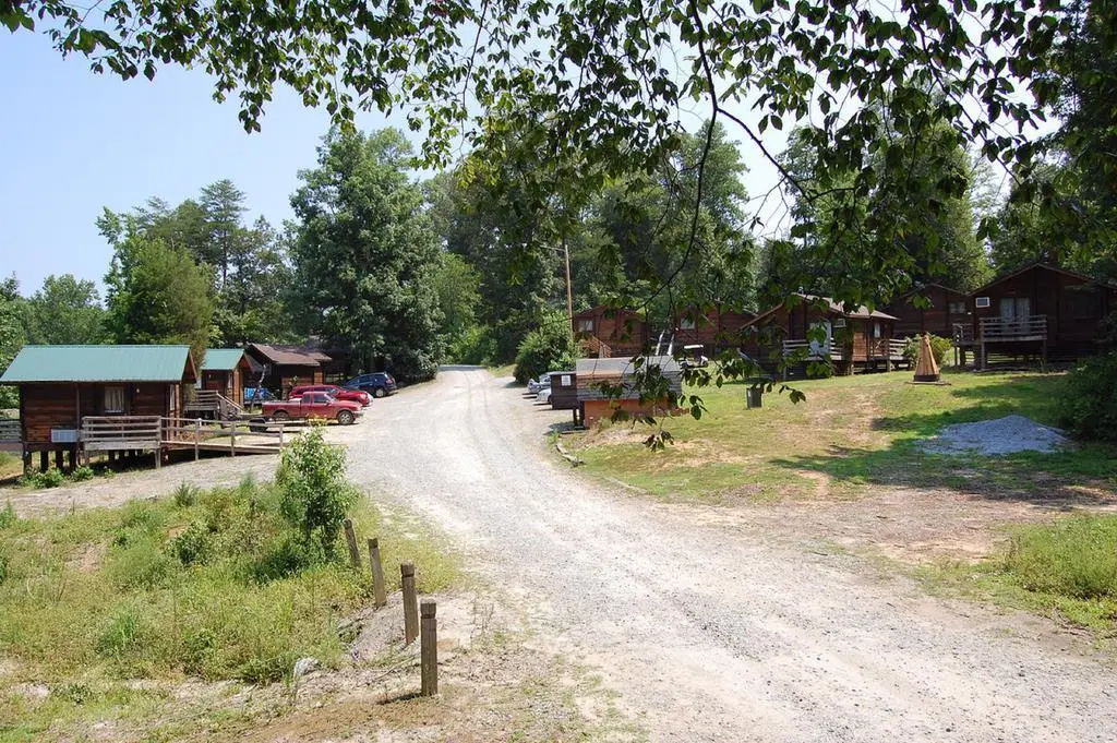 Forest Lake Camping Resort Cabin 18