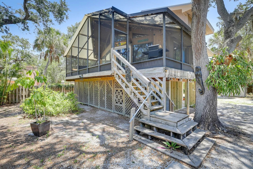 Scenic Siesta Key Home ~ 1 Mi to Village & Beach